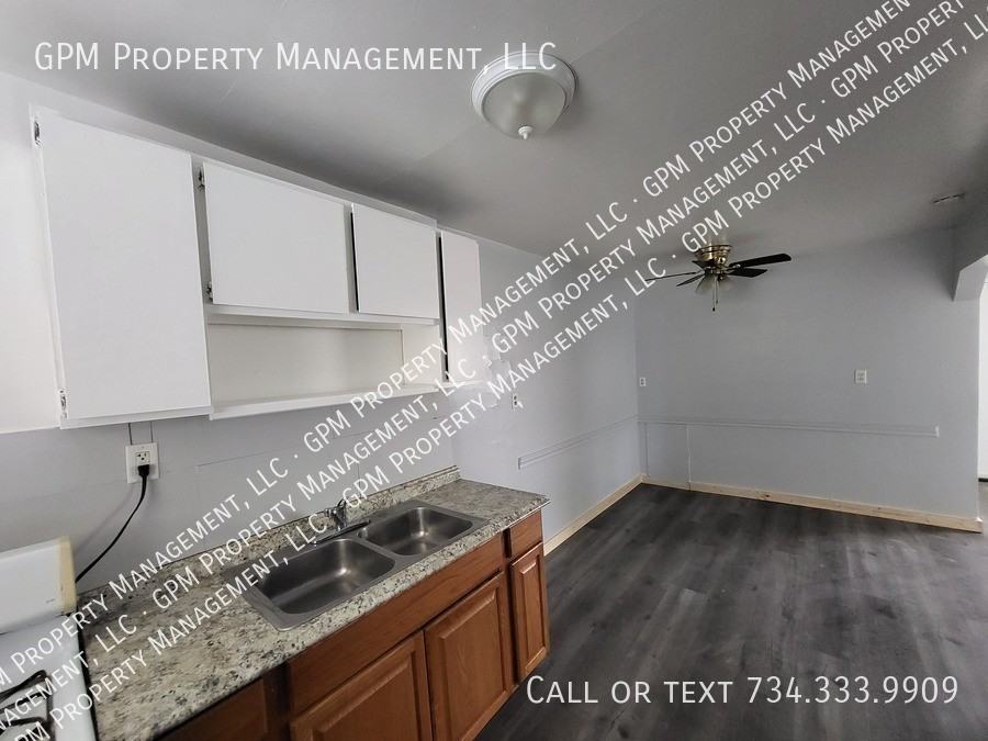 52 W Pleasant St - Photo 6 of 7