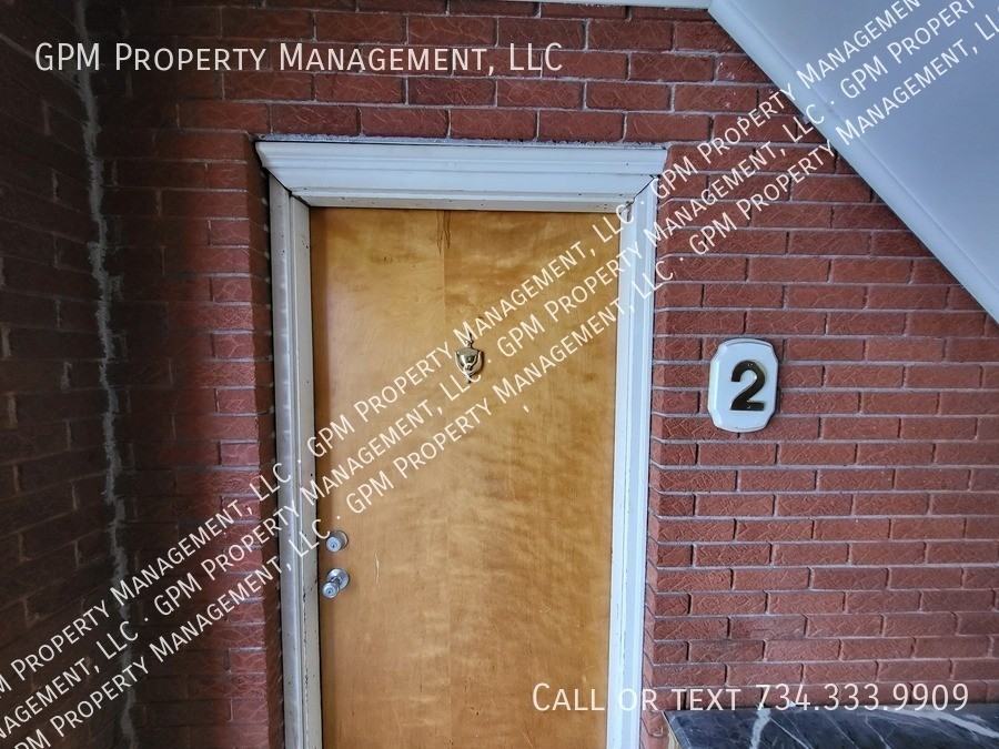 875 Raupp Pl Apt 2 #2 - Photo 2 of 9