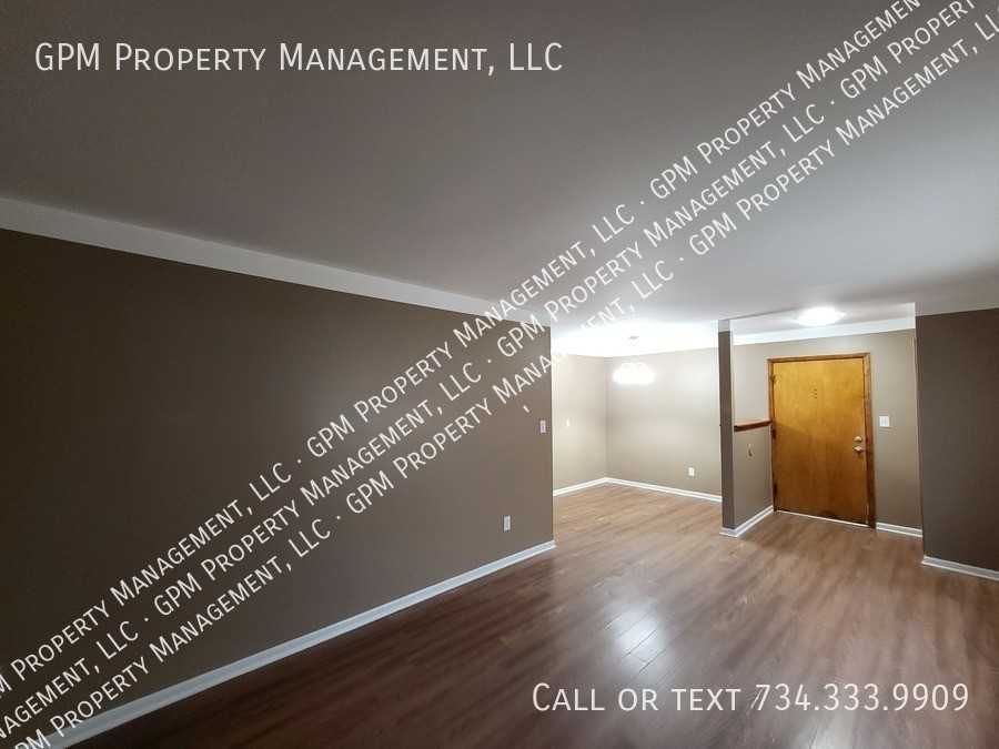 875 Raupp Pl Apt 2 #2 - Photo 4 of 9