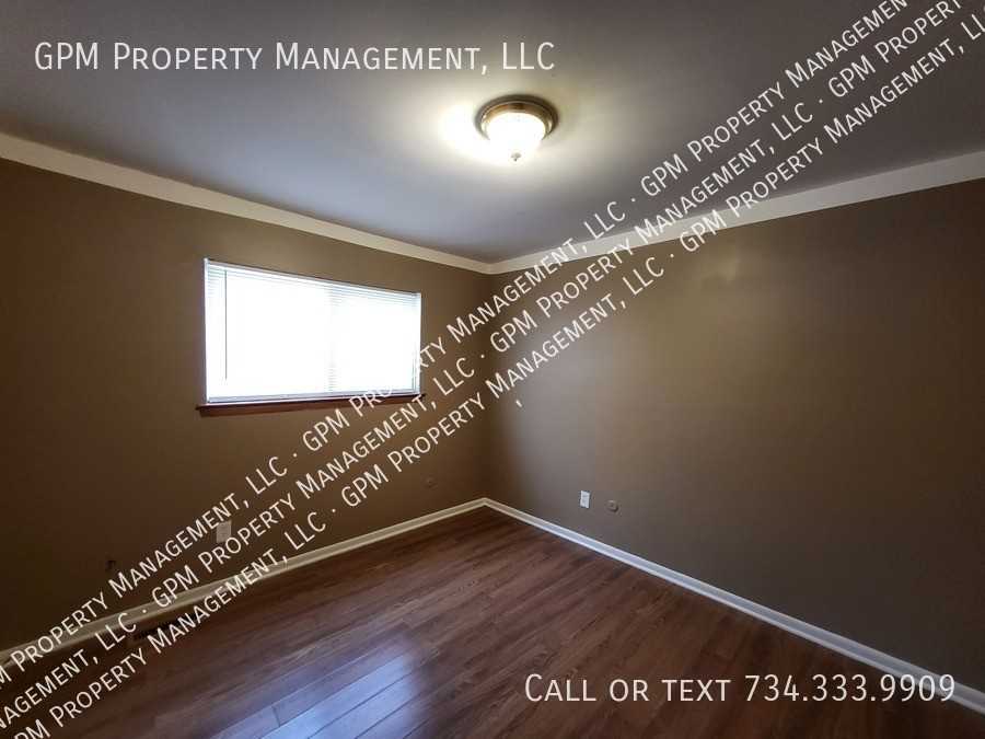 875 Raupp Pl Apt 2 #2 - Photo 6 of 9