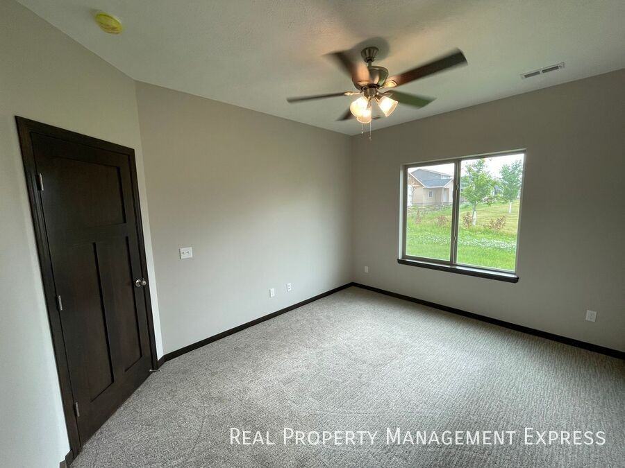 2354 S Ronsiek Ave - Photo 7 of 18