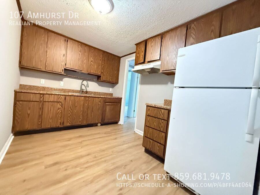 107 Amhurst Dr - Photo 3 of 8