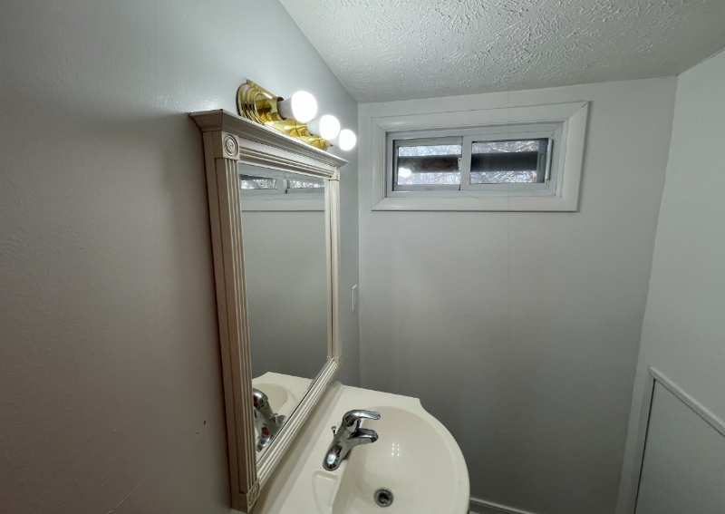 3413 E 72nd St - Photo 6 of 20