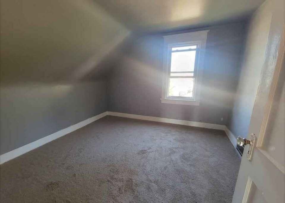 90 Sussex Street - Photo 2 of 4