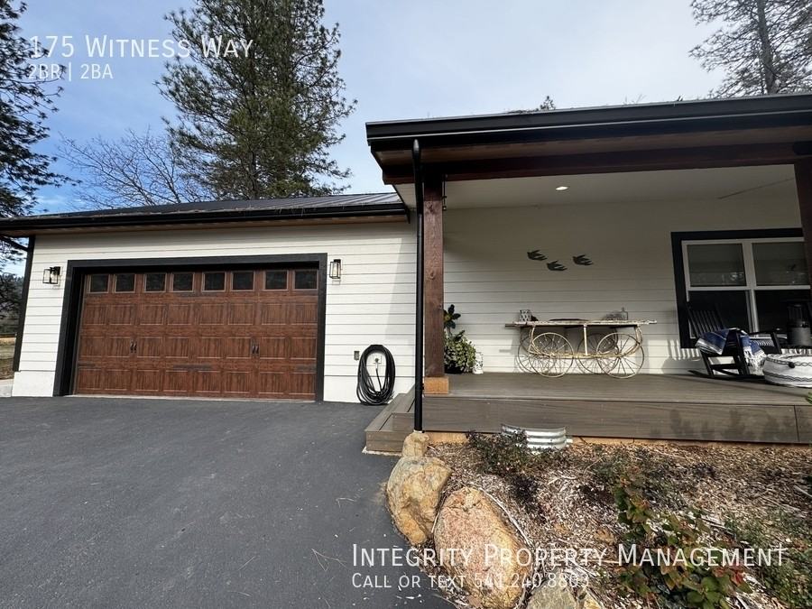 175 Witness Way - Photo 2 of 44