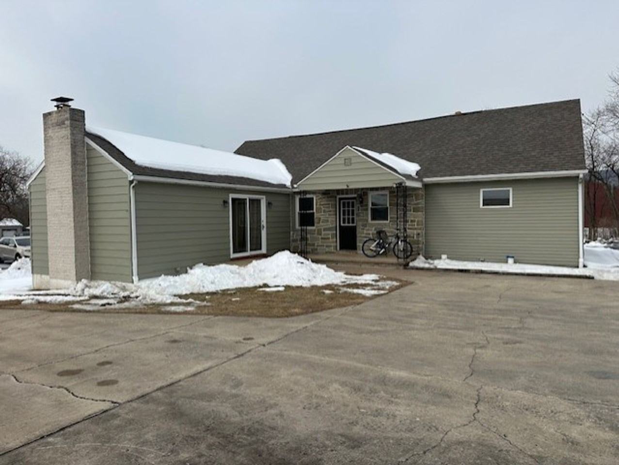 5885 Avis Ln - Photo 2 of 18