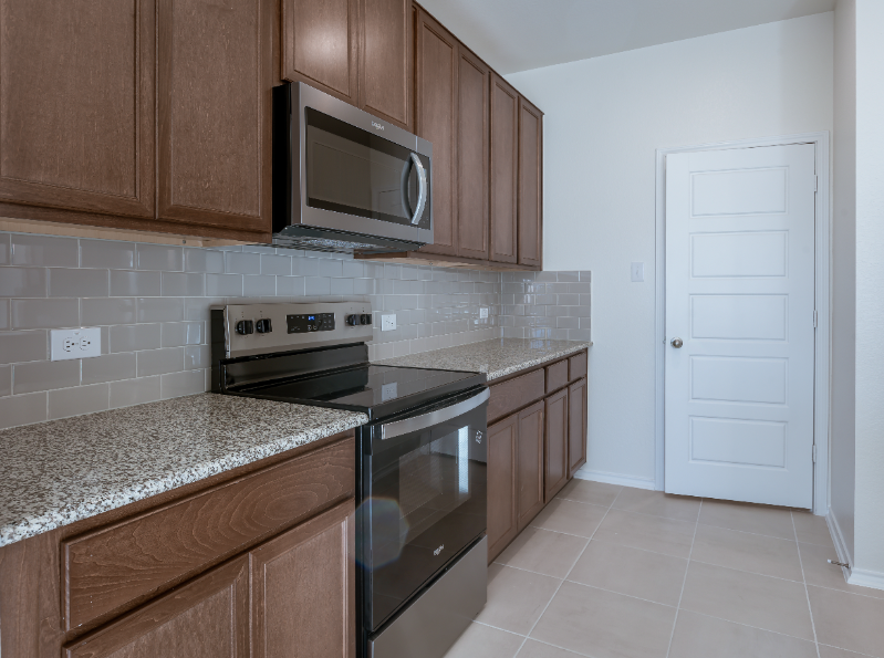 1400 Carriageway Dr - Photo 4 of 20