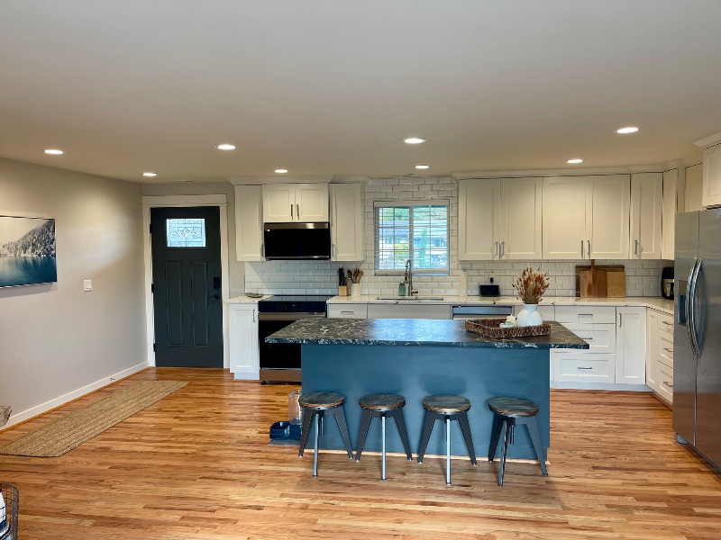 305 Rosewood St - Photo 2 of 17