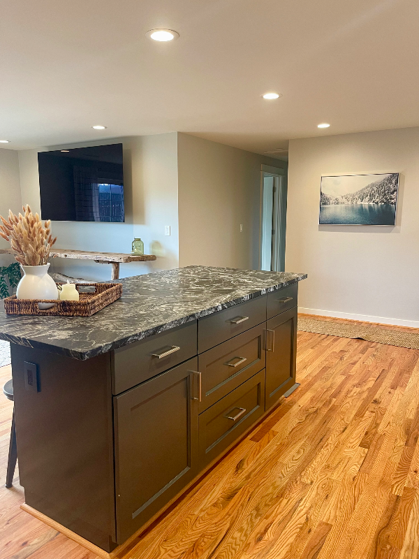 305 Rosewood St - Photo 3 of 17