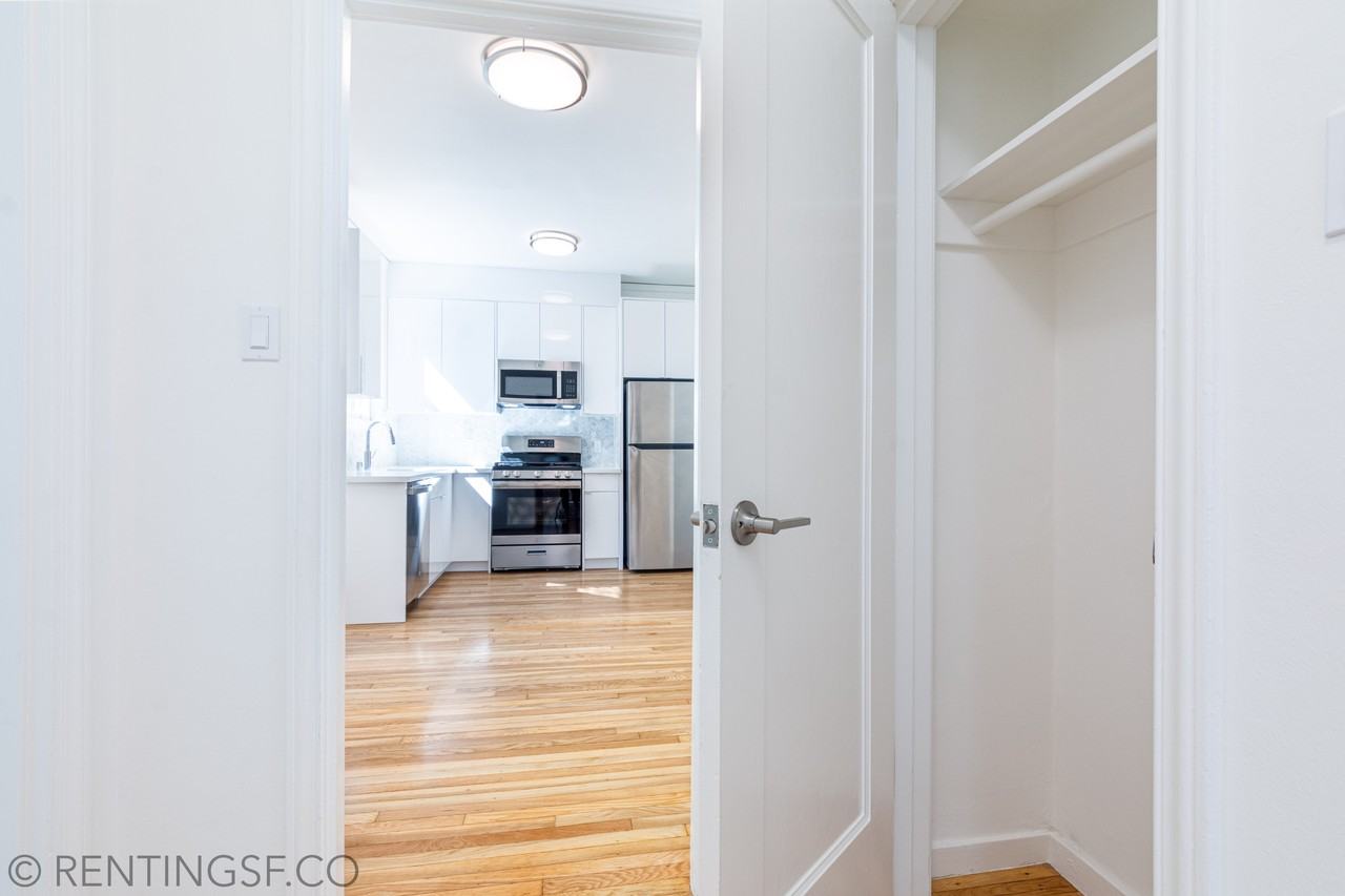 2625 Franklin St #101 - Photo 3 of 14