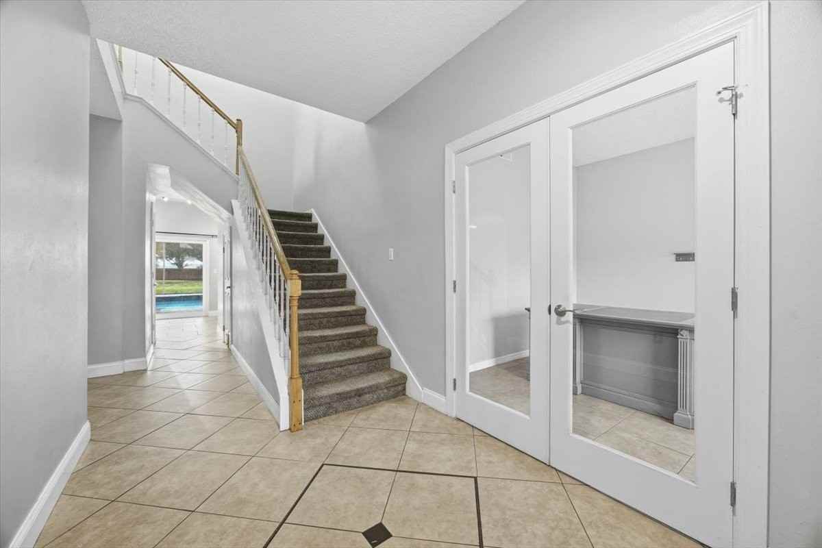 146 Burrell Cir #1 - Photo 3 of 26