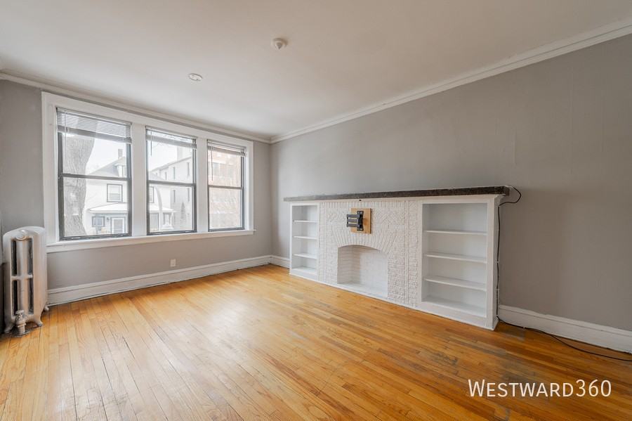 6038 N Hermitage Ave #1 - Photo 2 of 12