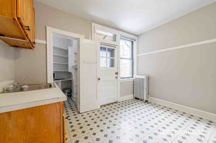 6038 N Hermitage Ave #1 - Photo 6 of 12