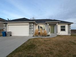 featured image of 1820 Sw Silverstone Ave