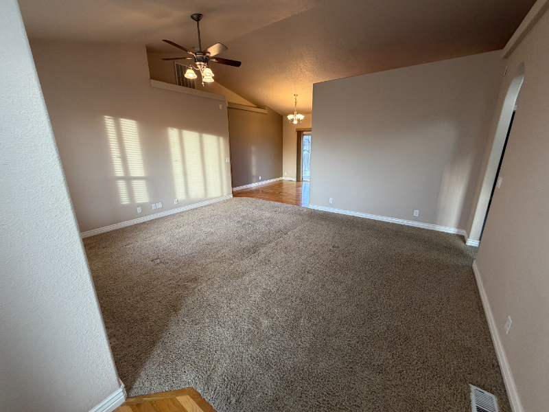 1820 Sw Silverstone Ave - Photo 2 of 25