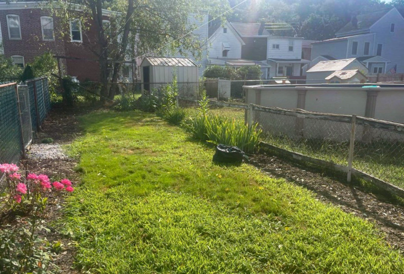 229 S Nichols St - Photo 2 of 18