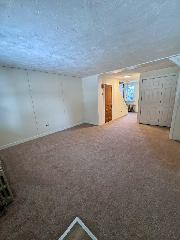 229 S Nichols St - Photo 3 of 18