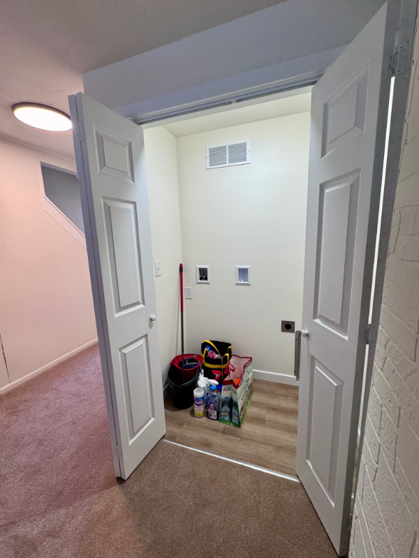 229 S Nichols St - Photo 4 of 18