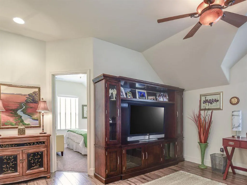 1024 Provence Village Dr - Photo 5 of 12