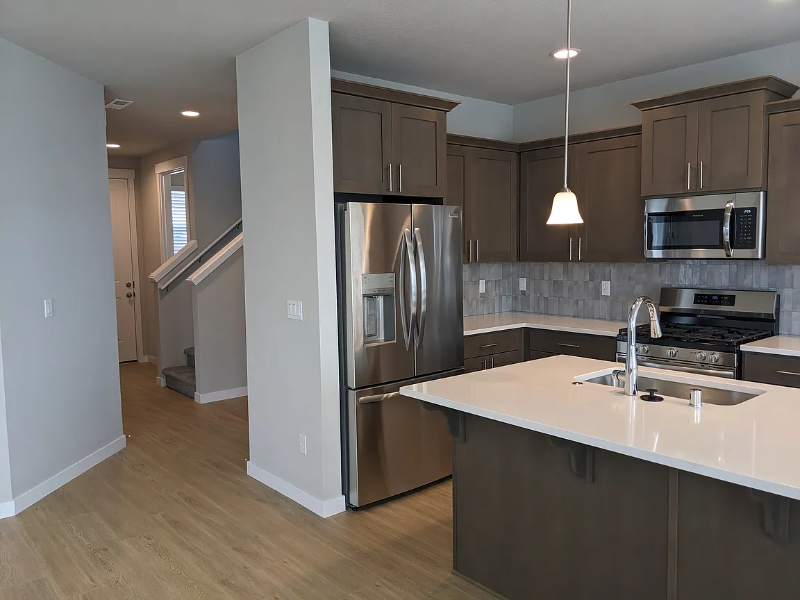 8733 S 1st St - Photo 4 of 11