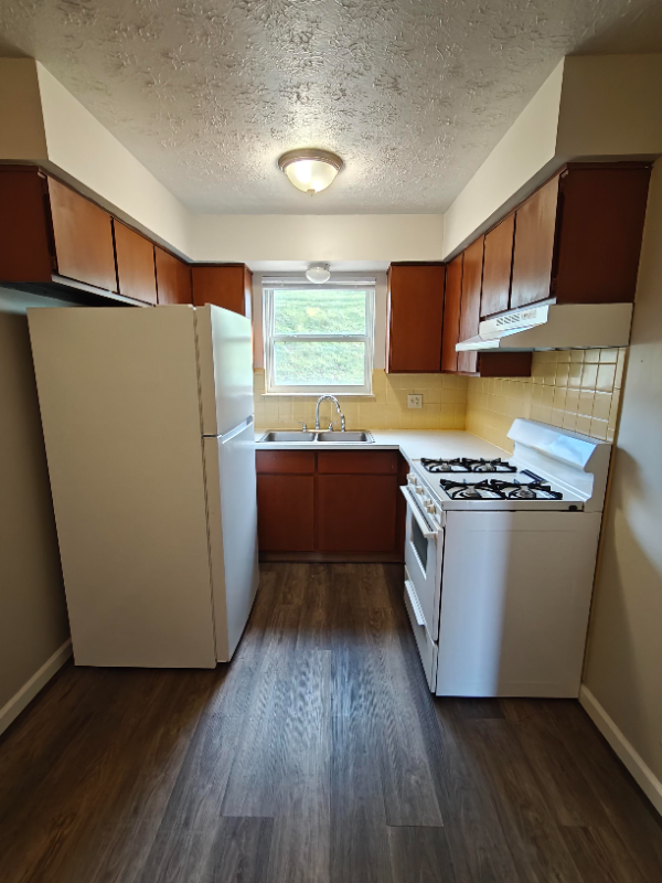 428 Sheraton Dr Nw