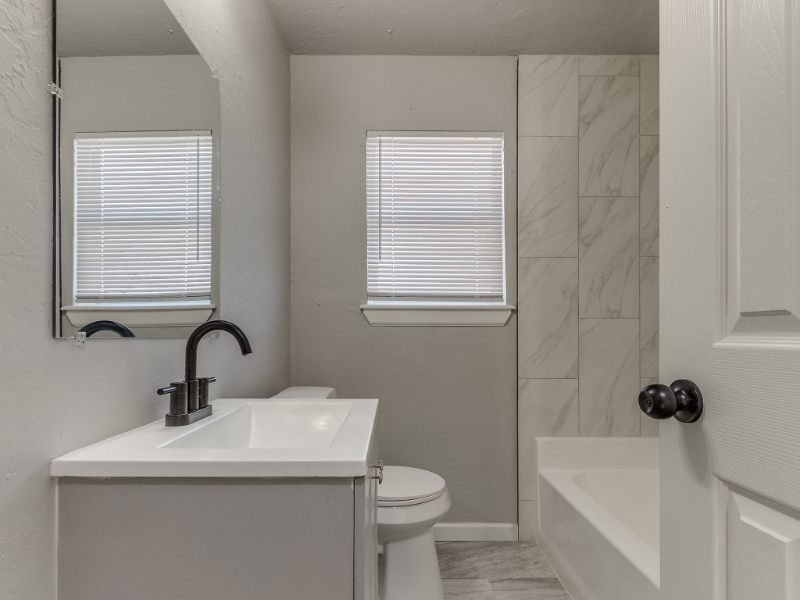 1156 Se 19th Ter - Photo 2 of 17