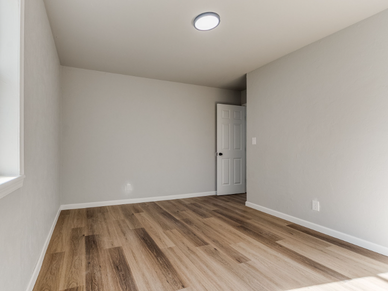 1156 Se 19th Ter - Photo 7 of 17