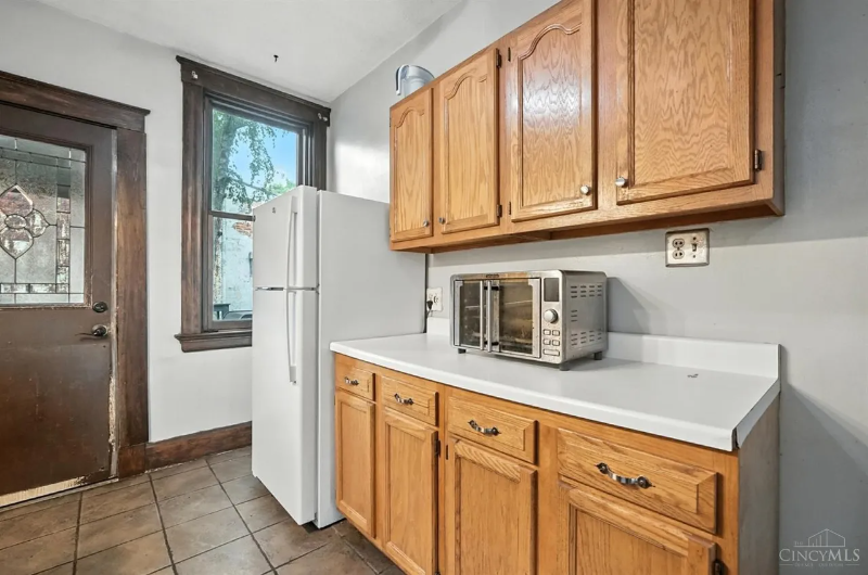 348 Volkert Ave - Photo 2 of 13