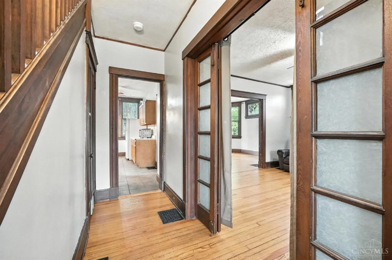 348 Volkert Ave - Photo 6 of 13