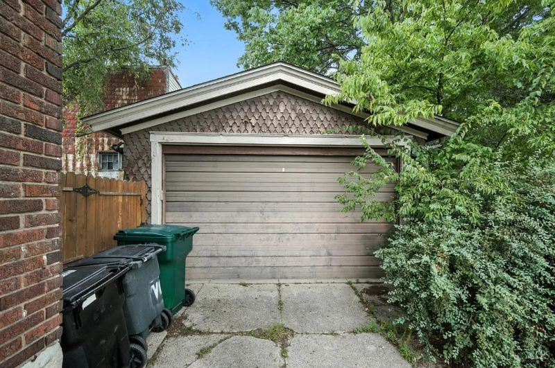 348 Volkert Ave - Photo 7 of 13