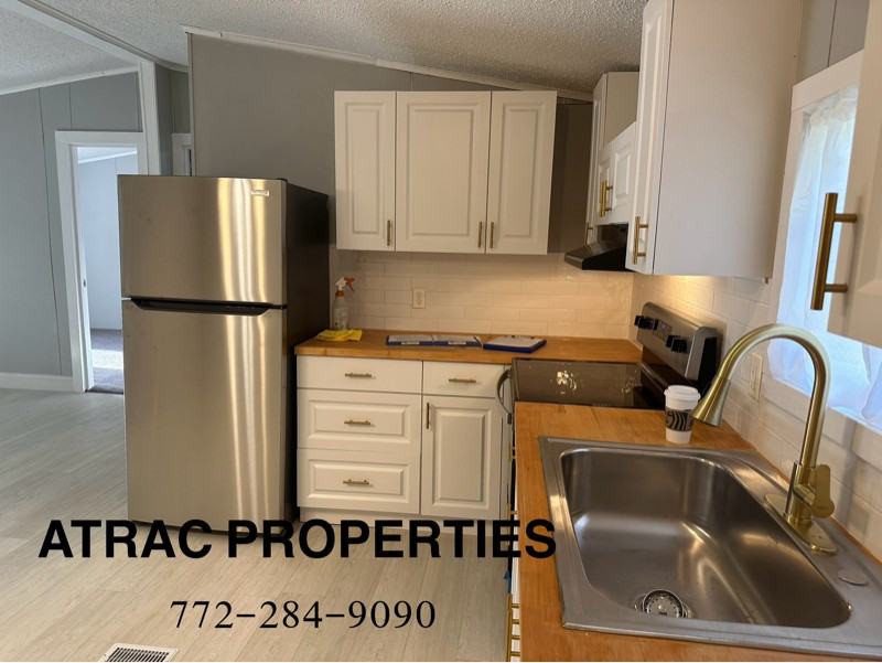 608 Ne Diana Ter - Photo 5 of 8