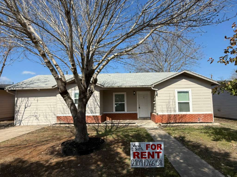 215 Laurelwood Dr - Photo 3 of 16