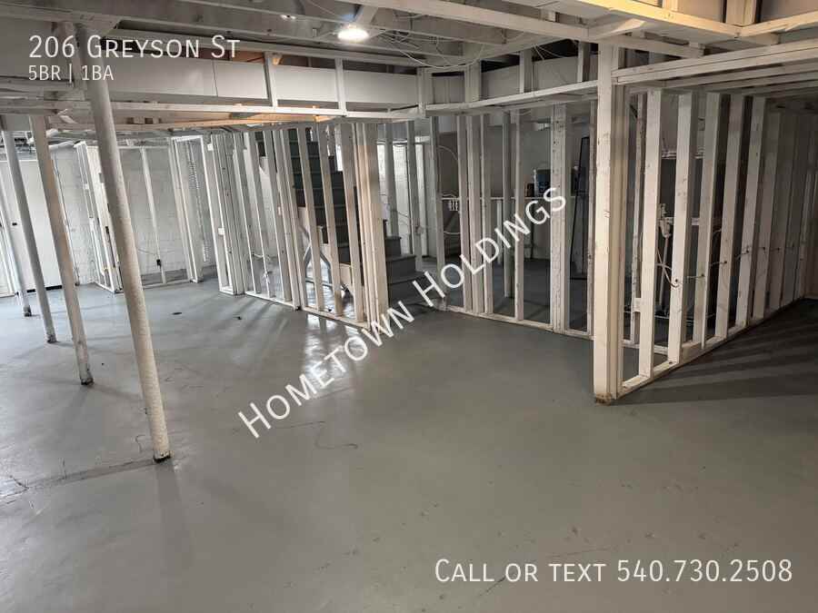 206 Greyson St - Photo 2 of 14