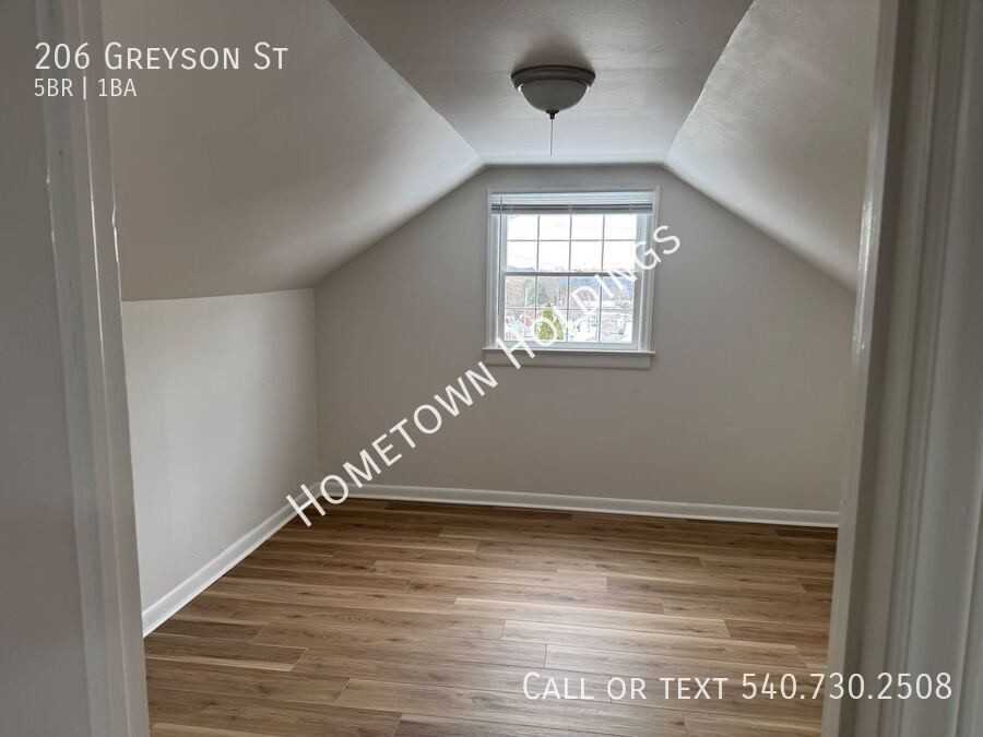 206 Greyson St - Photo 4 of 14