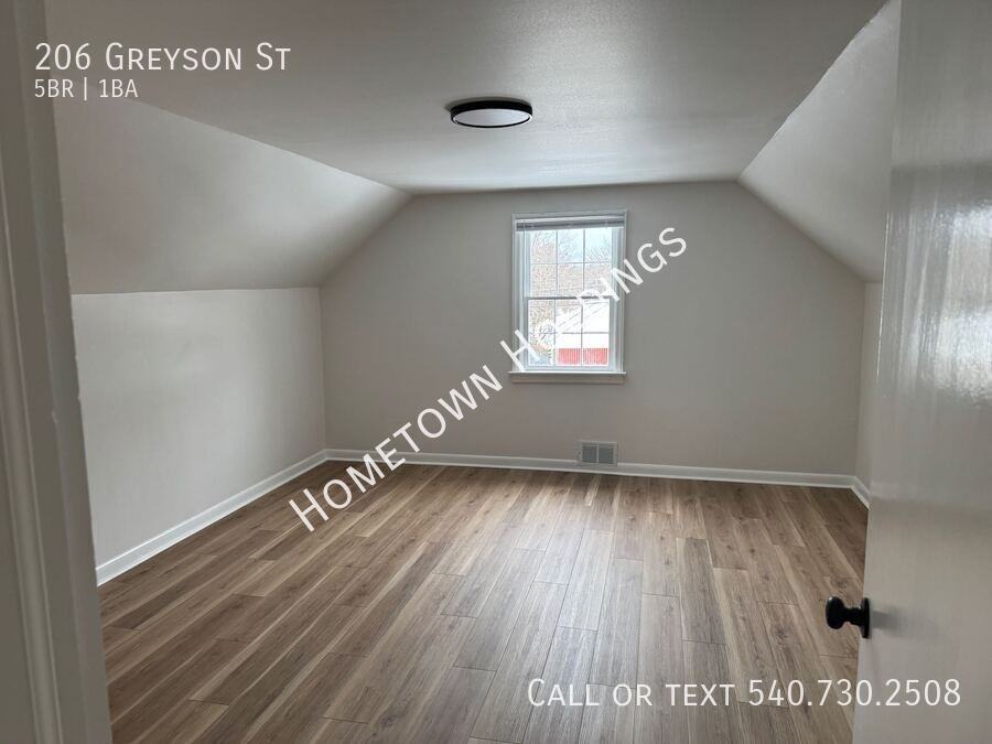 206 Greyson St - Photo 5 of 14