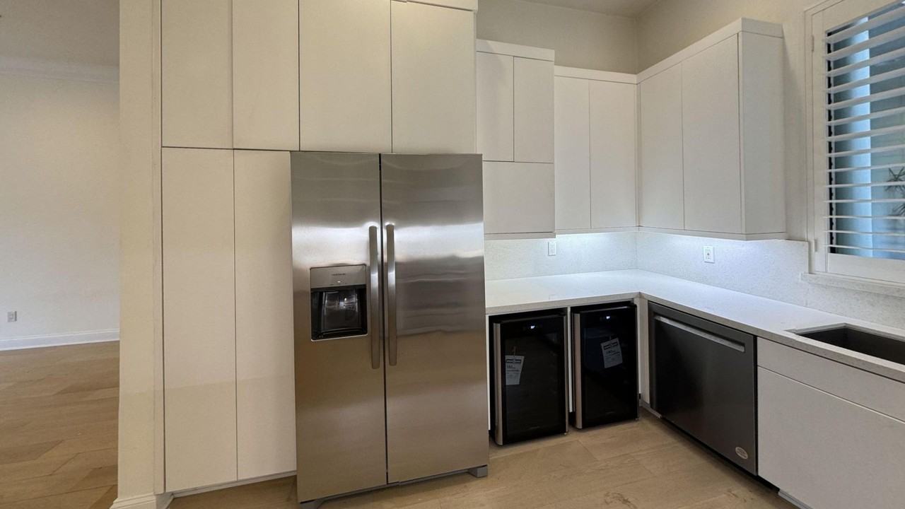 16000 W Sunset Blvd #102 - Photo 3 of 17