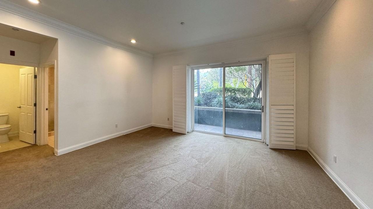 16000 W Sunset Blvd #102 - Photo 6 of 17