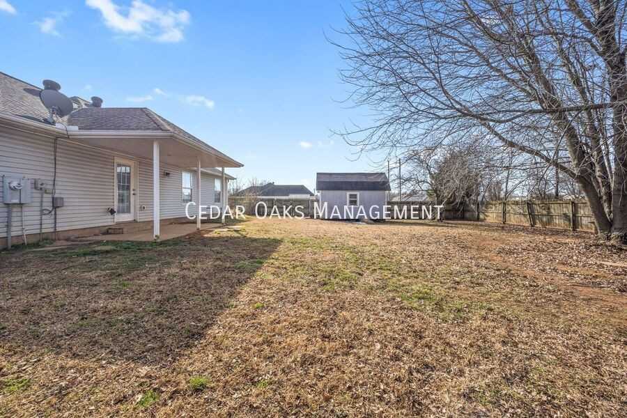 100 N Brandon St - Photo 5 of 20