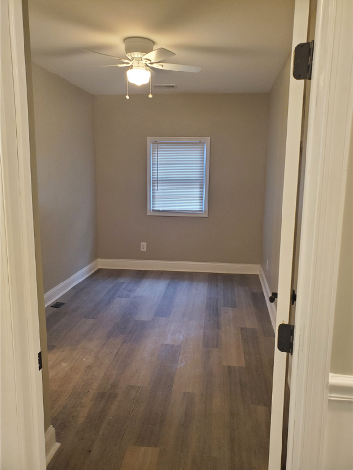 17 West Talbott Street-2F Available $600 #2F - Photo 3 of 11