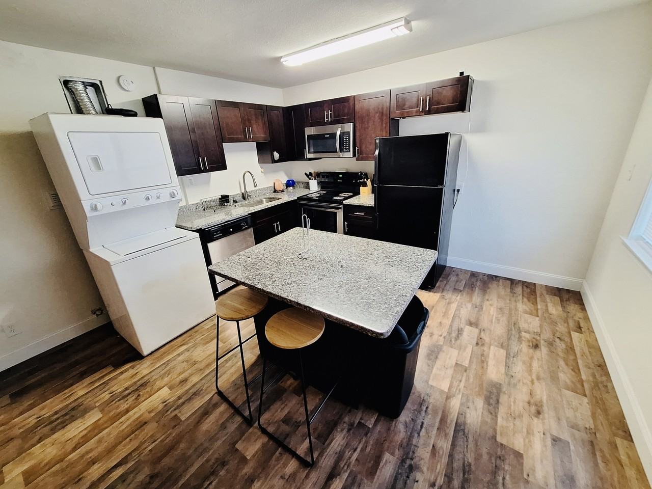 1001-1005 Little Bay Avenue - Photo 3 of 8