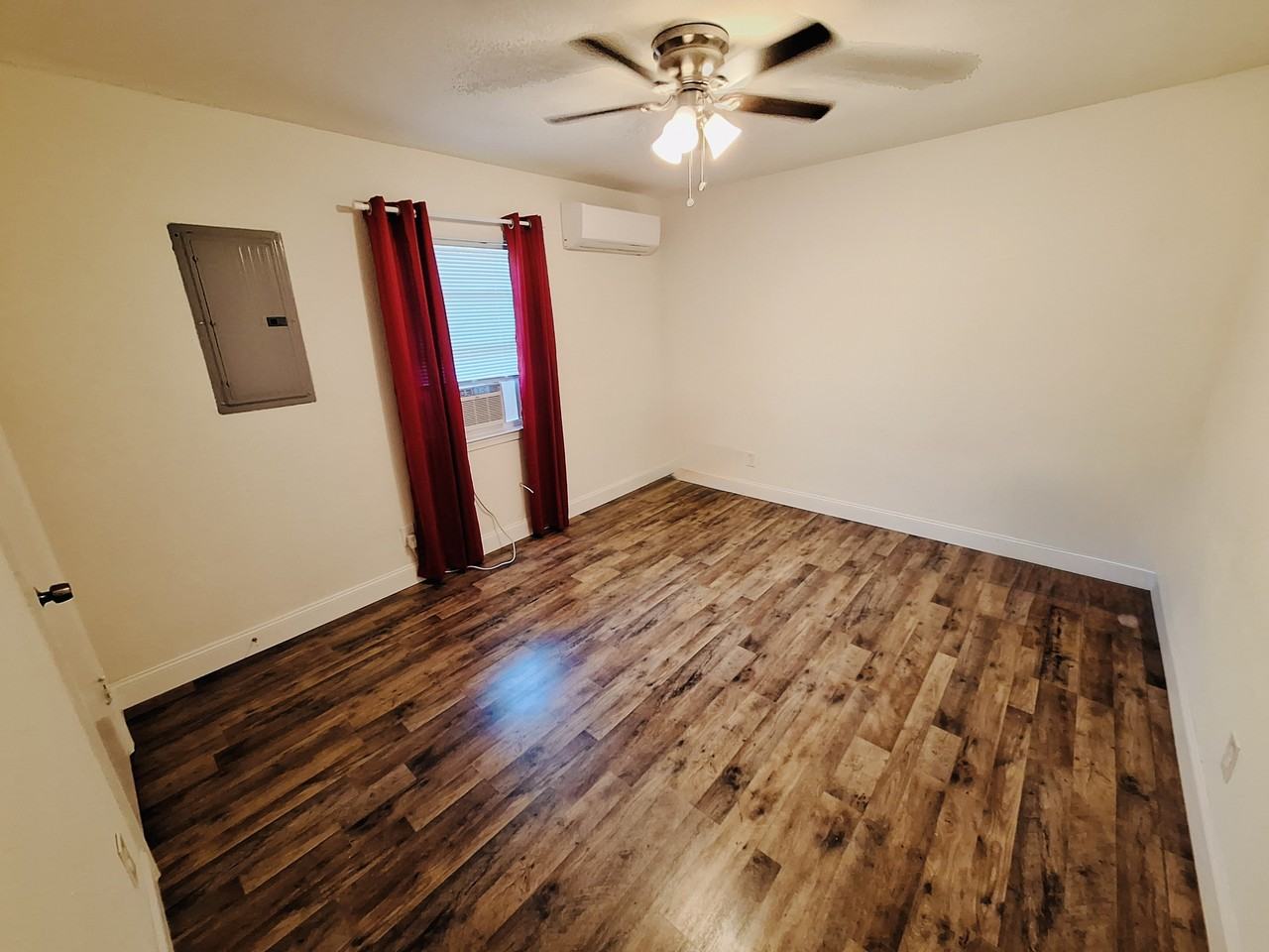 1001-1005 Little Bay Avenue - Photo 5 of 8