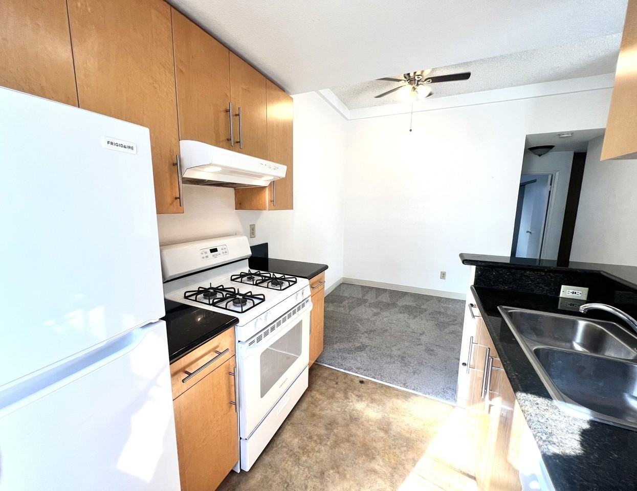 3919 Mississippi Street - Photo 7 of 16