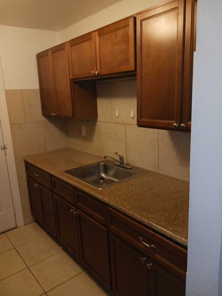 098 - 1432 Parkway Dr - Photo 3 of 5