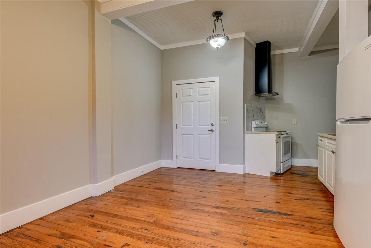 828 Broad Street - Photo 3 of 14