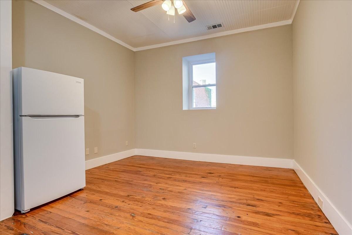 828 Broad Street - Photo 4 of 14