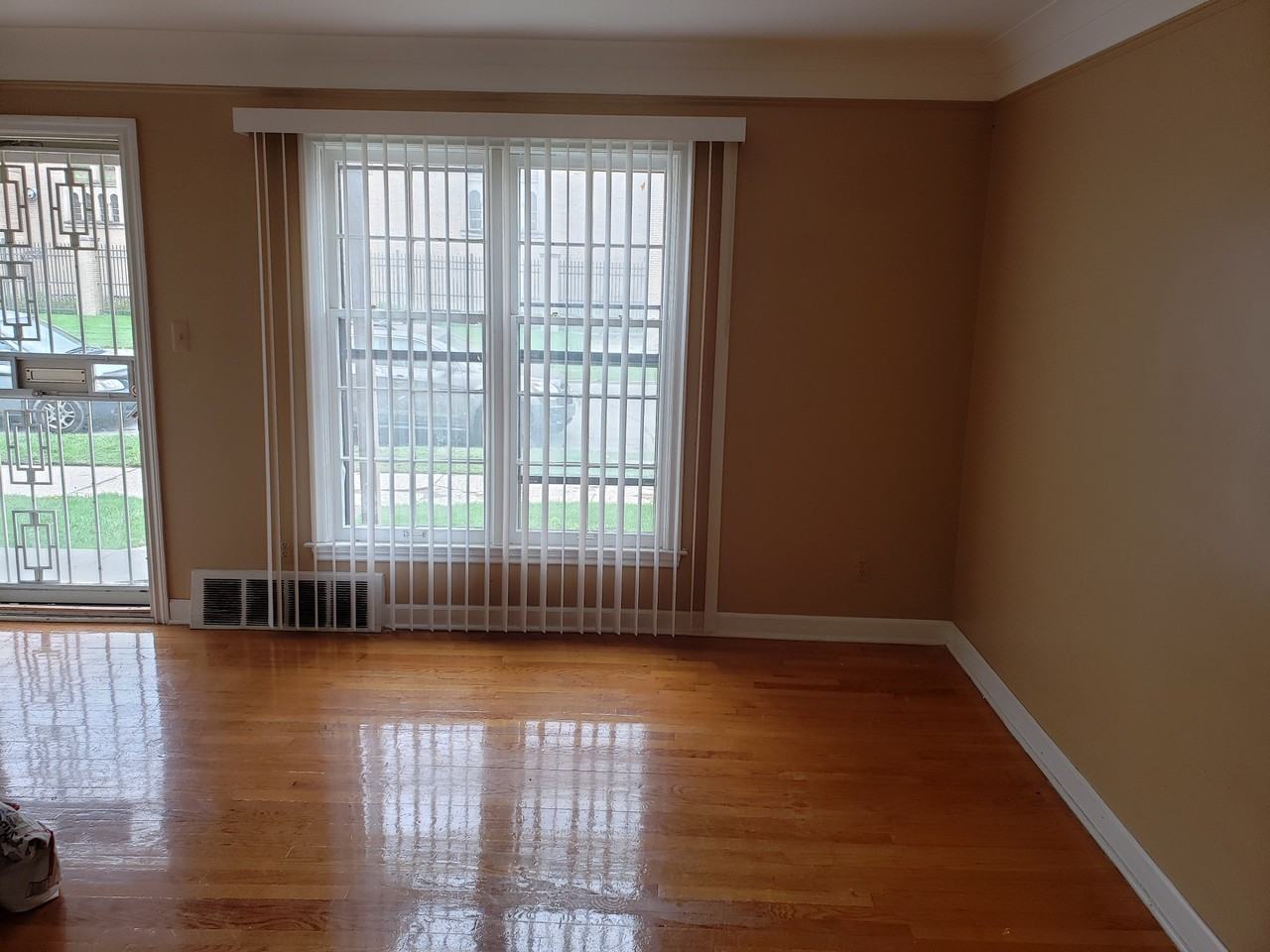 383 Merton Rd #383 - Photo 4 of 10