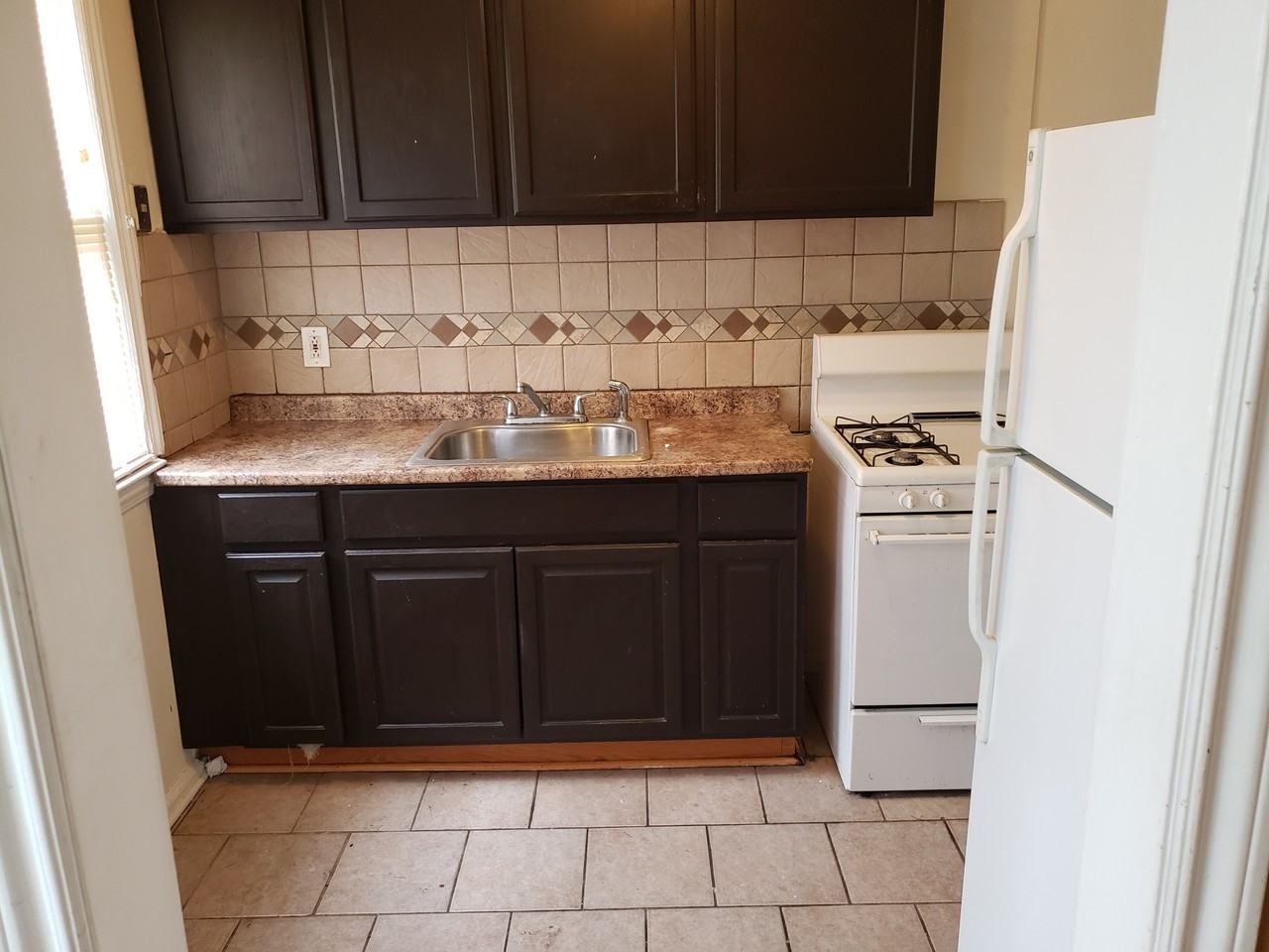 383 Merton Rd #383 - Photo 5 of 10