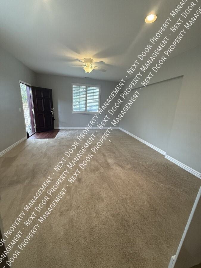 357 E Hazeltine St #B - Photo 2 of 19