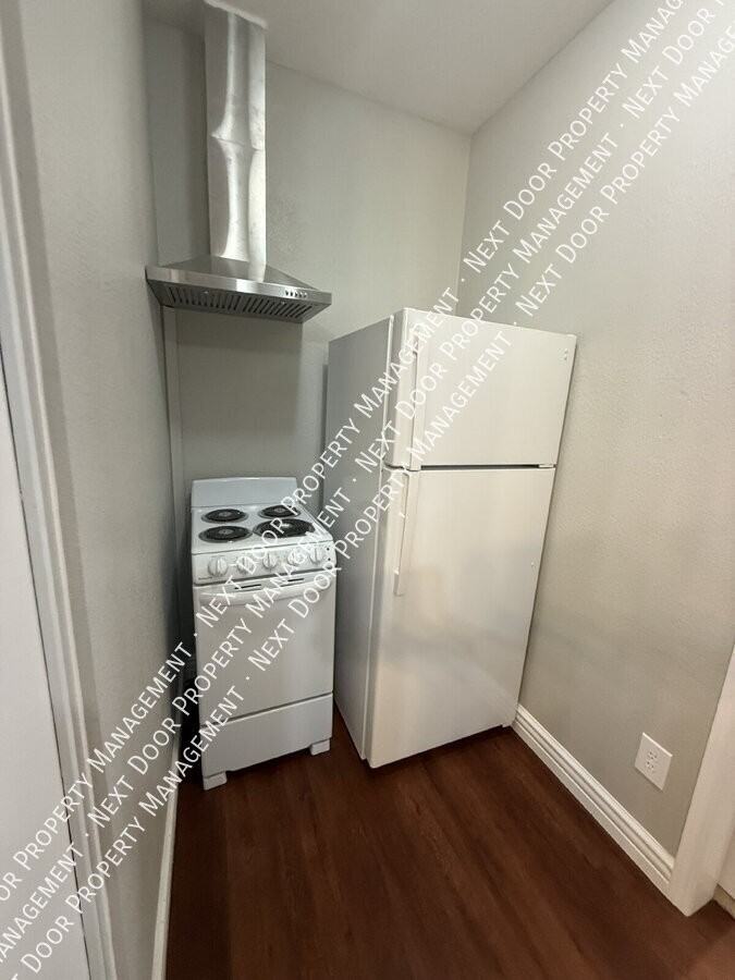 357 E Hazeltine St #B - Photo 6 of 19