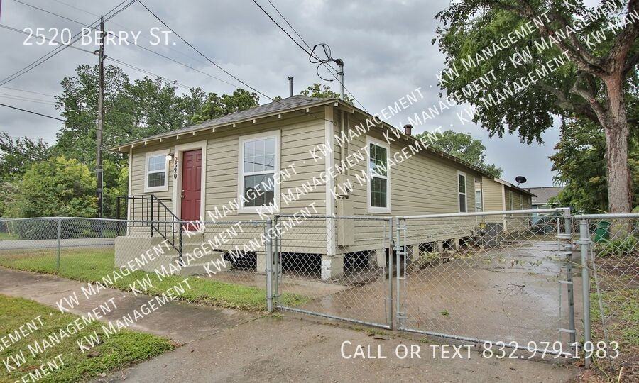 2520 Berry St - Photo 3 of 27